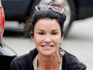 Дженис Дикинсон